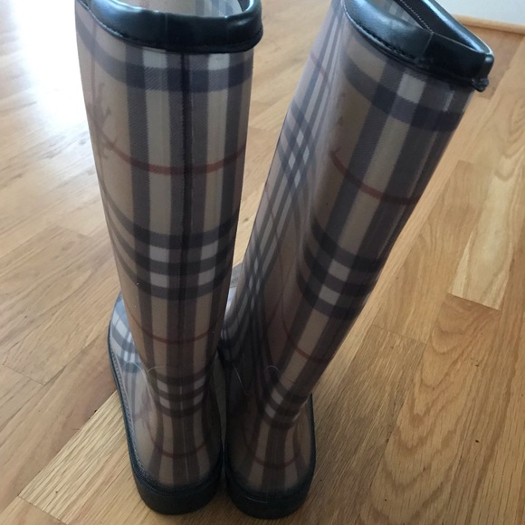 BURBERRY Rain boots- classic Authentic - Picture 6 of 8